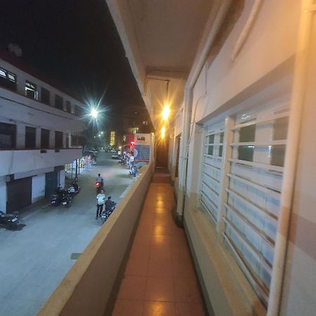Hotel Family Stay Beside Railway Station Aurangabad  Luaran gambar