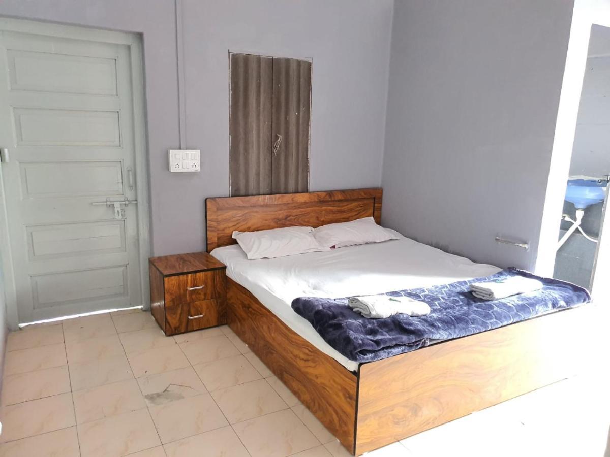 Hotel Family Stay Beside Railway Station Aurangabad  Luaran gambar