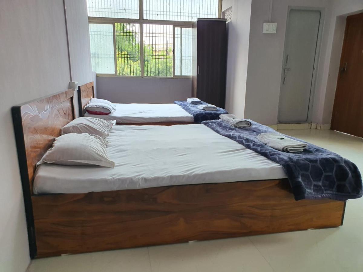 Hotel Family Stay Beside Railway Station Aurangabad  Luaran gambar