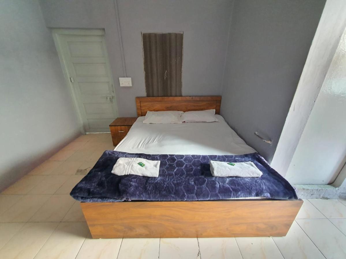 Hotel Family Stay Beside Railway Station Aurangabad  Luaran gambar