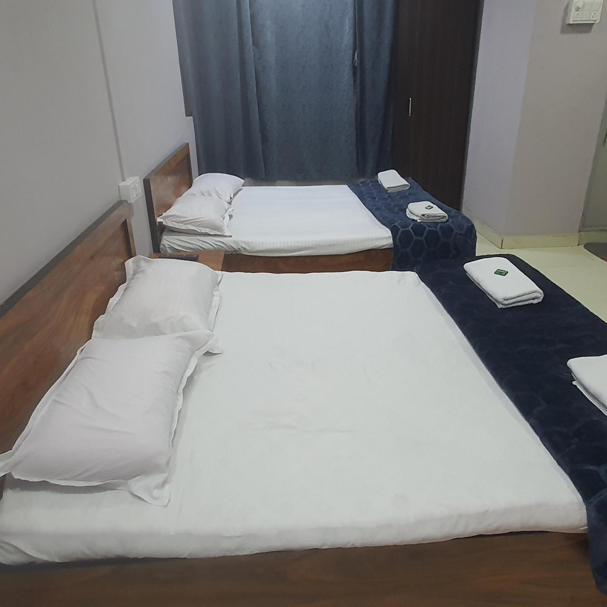 Hotel Family Stay Beside Railway Station Aurangabad  Luaran gambar